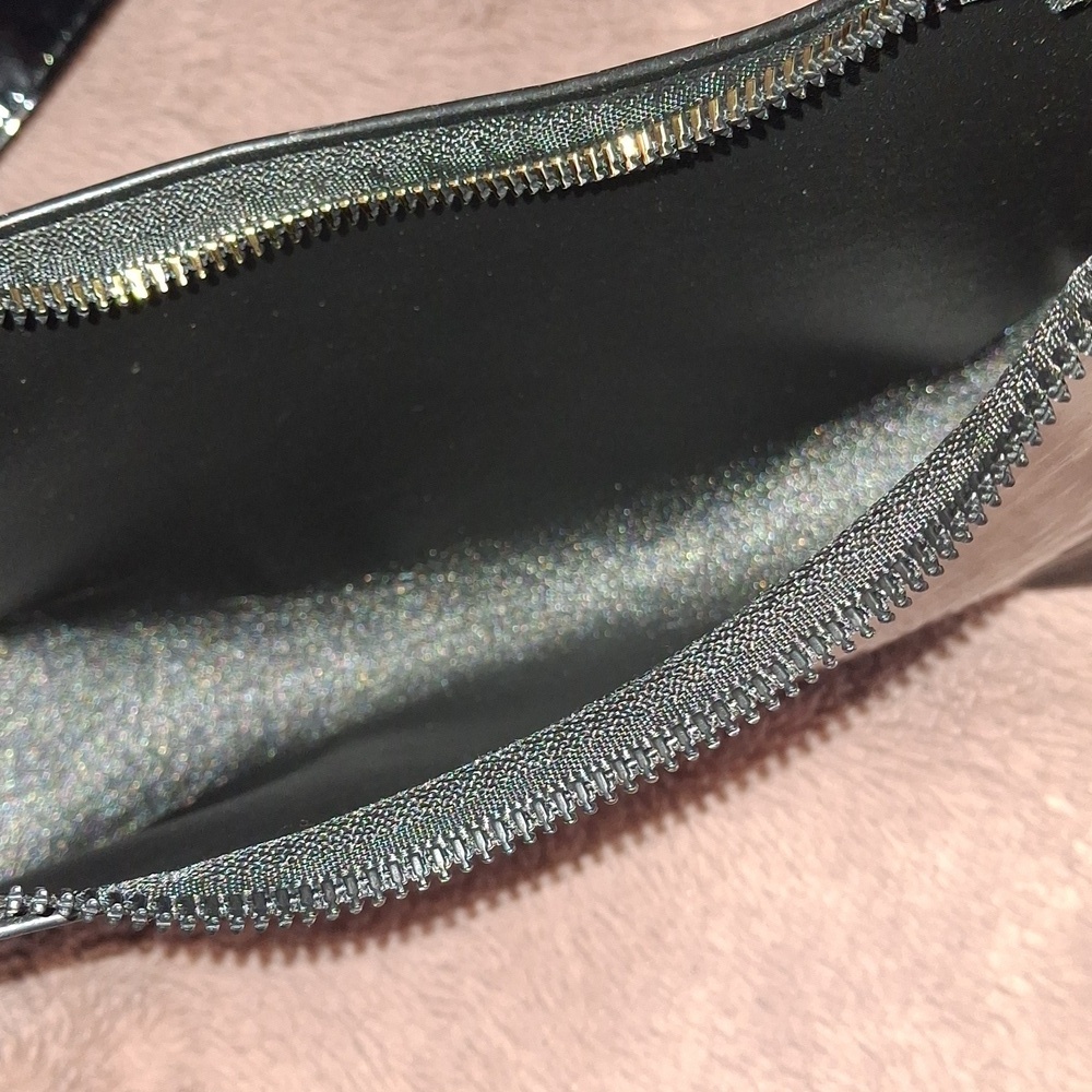 Small Glossy Black Hand Bag - Picture 7 of 7